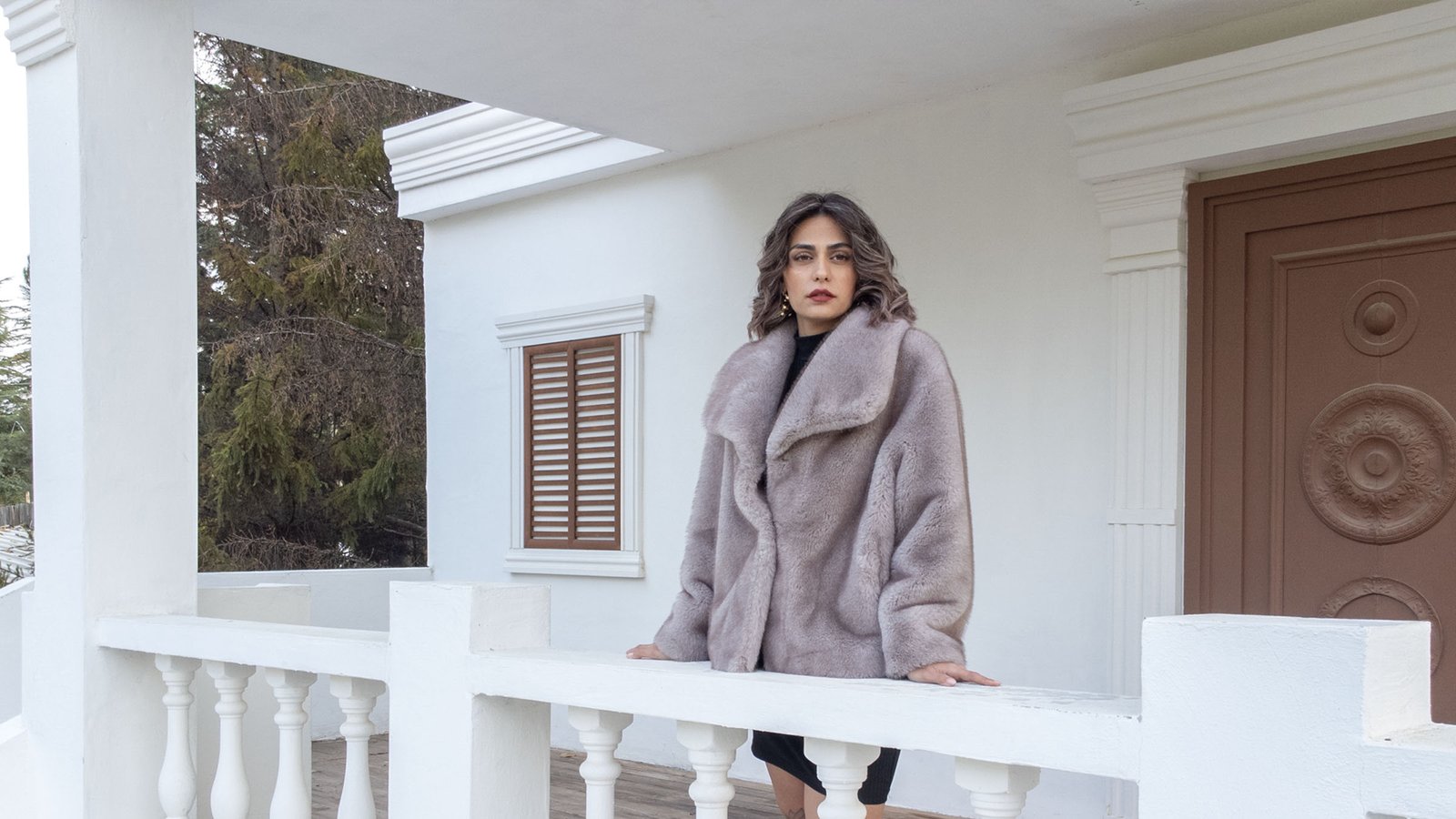 Vasneva kadın giyim kampanya görseli 1